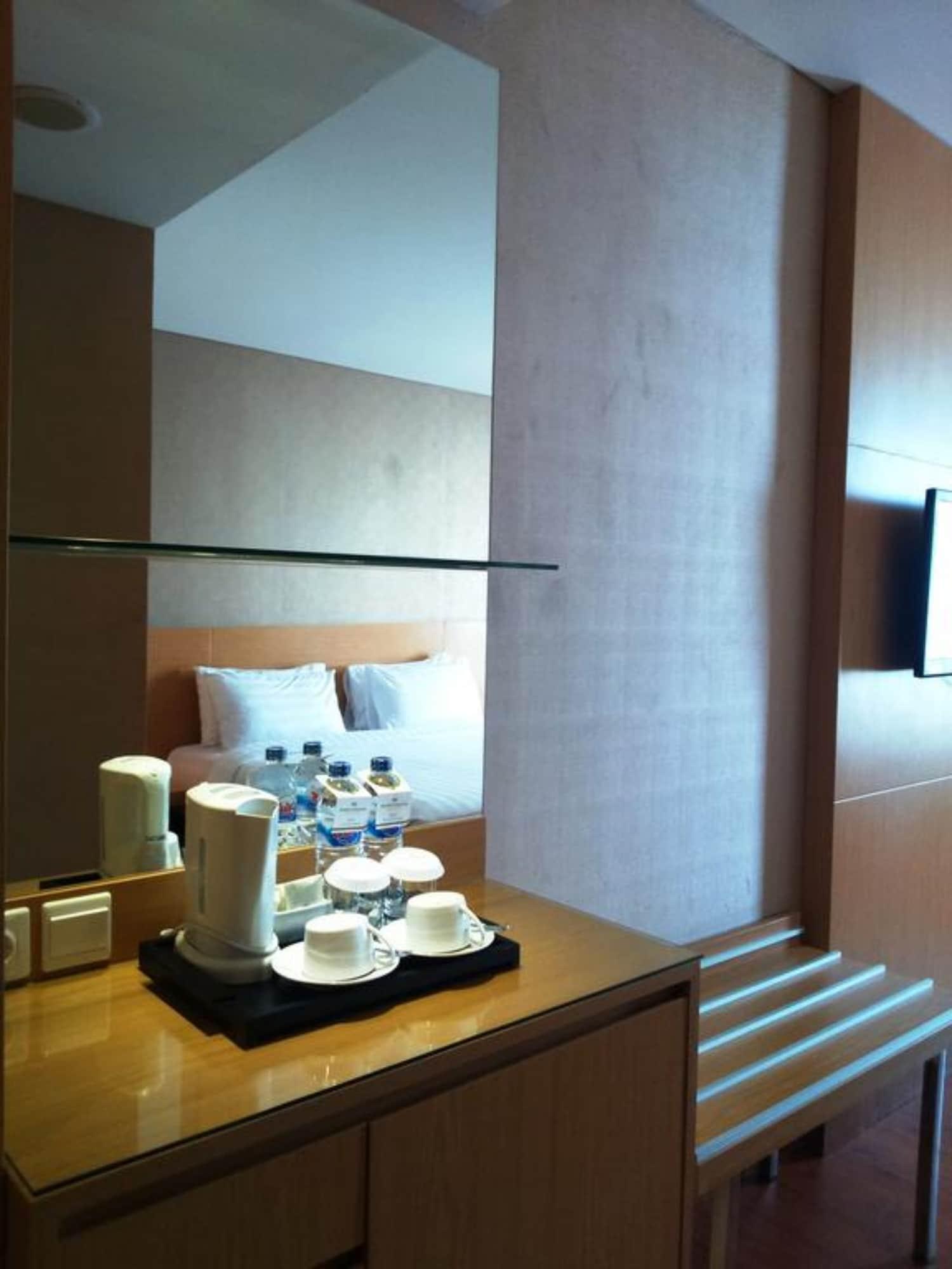 Hotel Santika Premiere Gubeng Surabaya Exterior foto