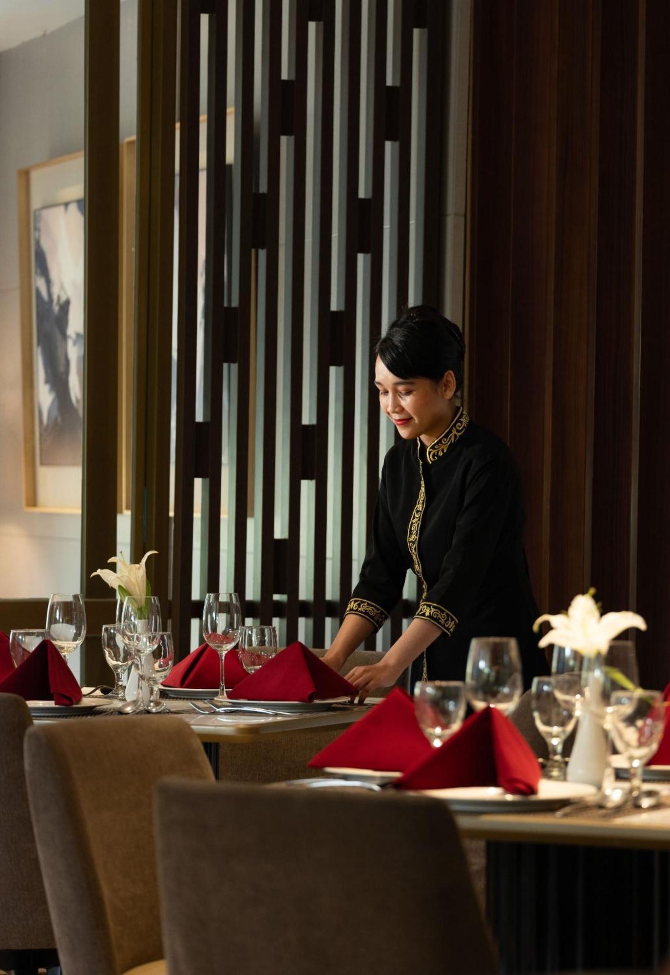 Hotel Santika Premiere Gubeng Surabaya Exterior foto