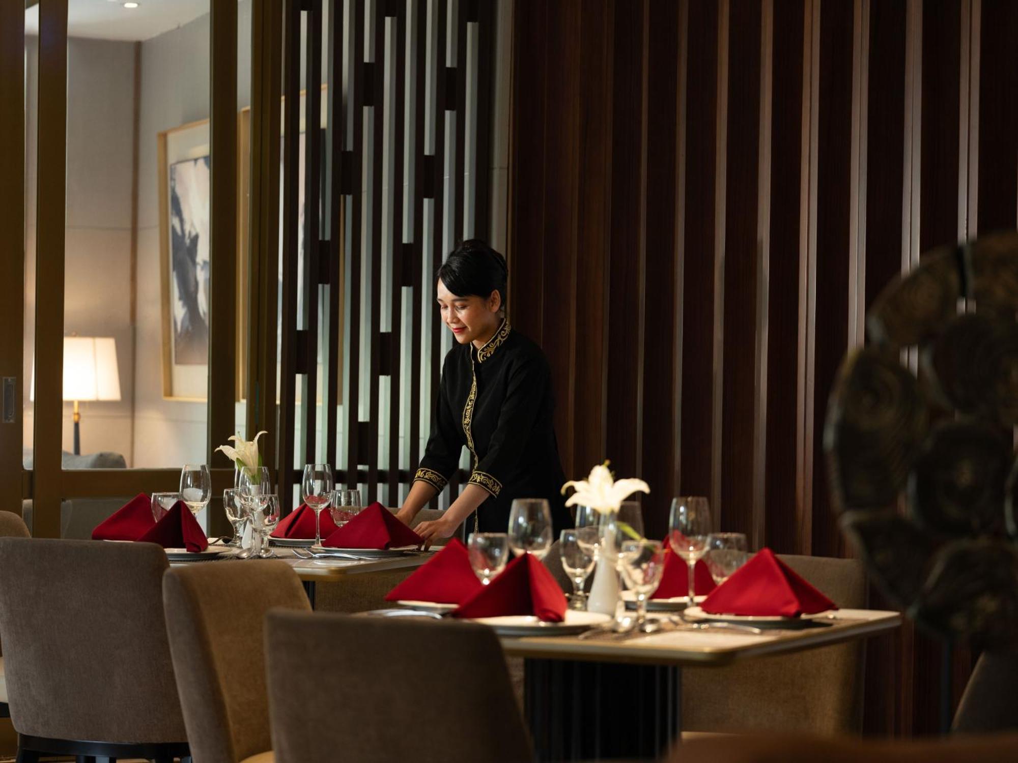 Hotel Santika Premiere Gubeng Surabaya Exterior foto
