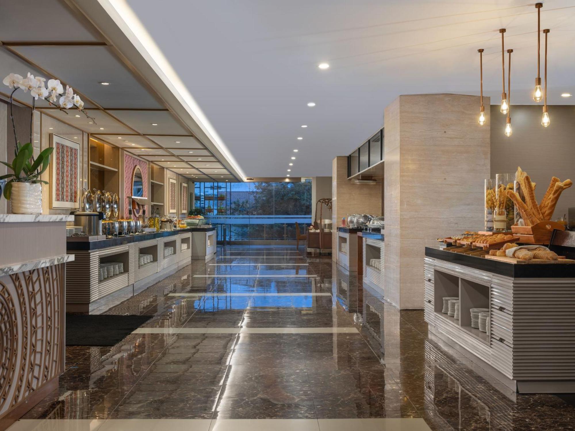 Hotel Santika Premiere Gubeng Surabaya Exterior foto