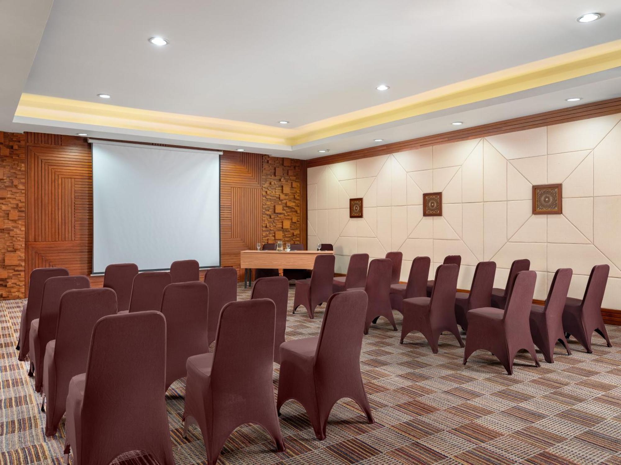 Hotel Santika Premiere Gubeng Surabaya Exterior foto